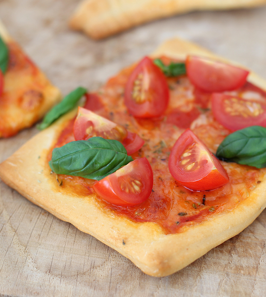 Pizza Margherita Recept Zelf Margherita pizza in vierkantjes maken
