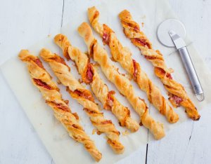 Recept: Pizza stengels met salami