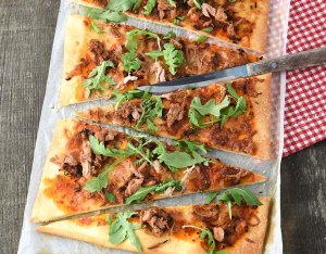 Recept: Pulled pork pizza met mozzarella