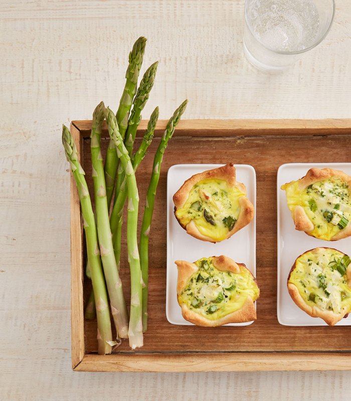 Asperge-pizza muffins