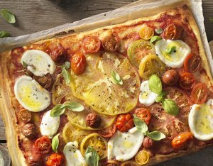 Recept: Pizza met bonte tomaten