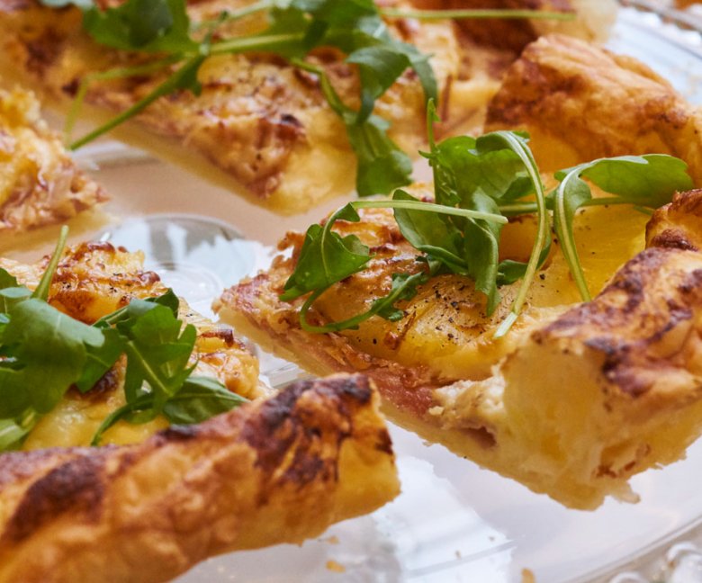 Recept: Hartige plaattaart Hawaii - voor een schaal vol bladerdeeghapjes - Tante Fanny