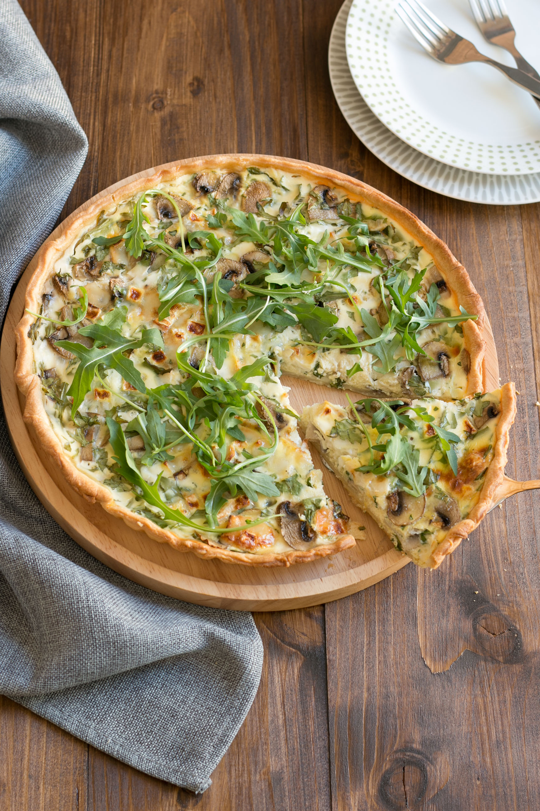 RECEPT: CHAMPIGNON QUICHE MET GEITENKAAS EN RUCOLA