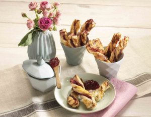 Recept: Bladerdeegstengels met jam