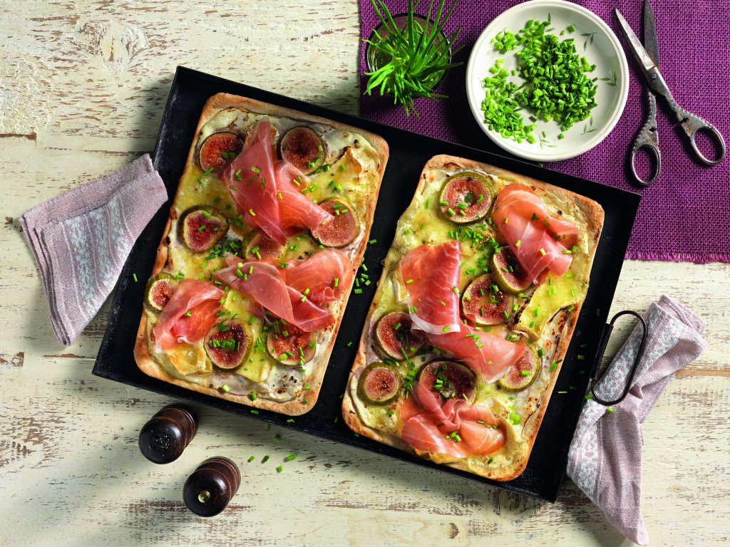 Recept: flammkuchen met camembert, prosciutto en vijgen - Tante Fanny