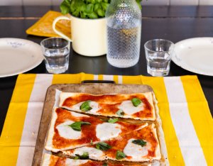 BBQ Pizza Margherita