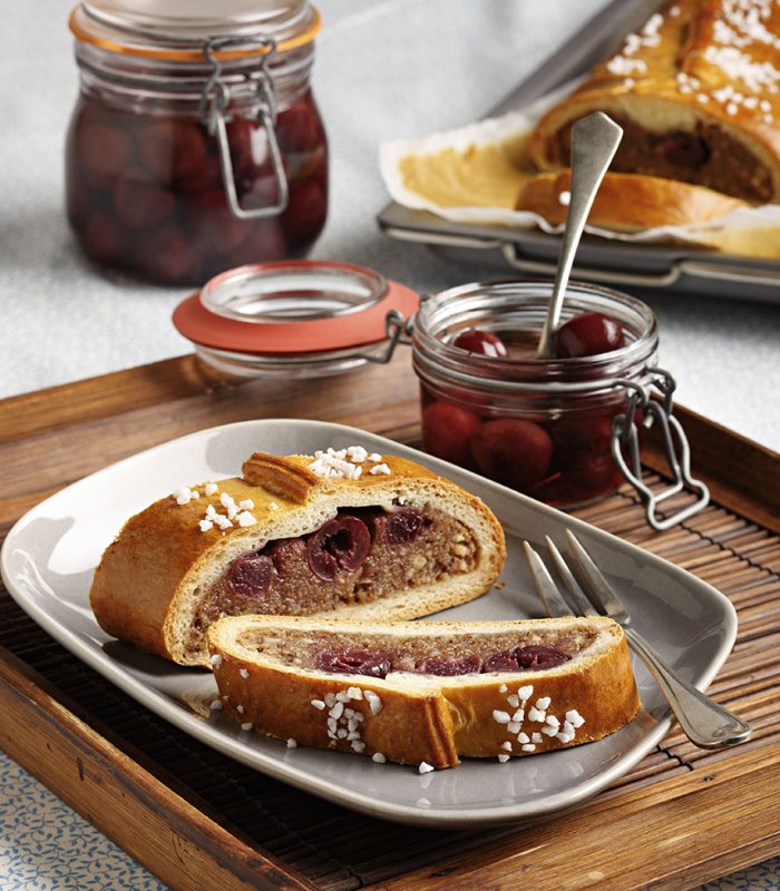 Recept - strudel kersen hazelnoten - vers gistdeeg - Tante Fanny