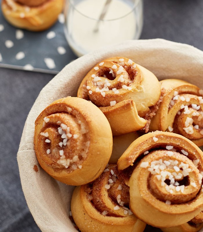 Recept - klassieke kaneelbroodjes - vers gistdeeg - Tante Fanny