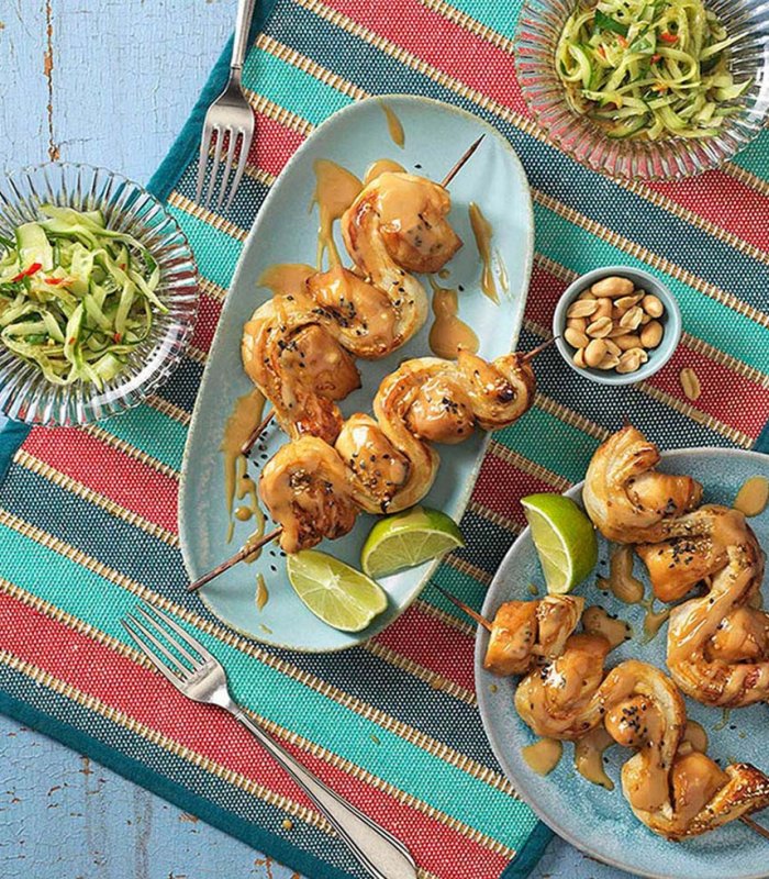Kipsaté spiesjes met pindasaus