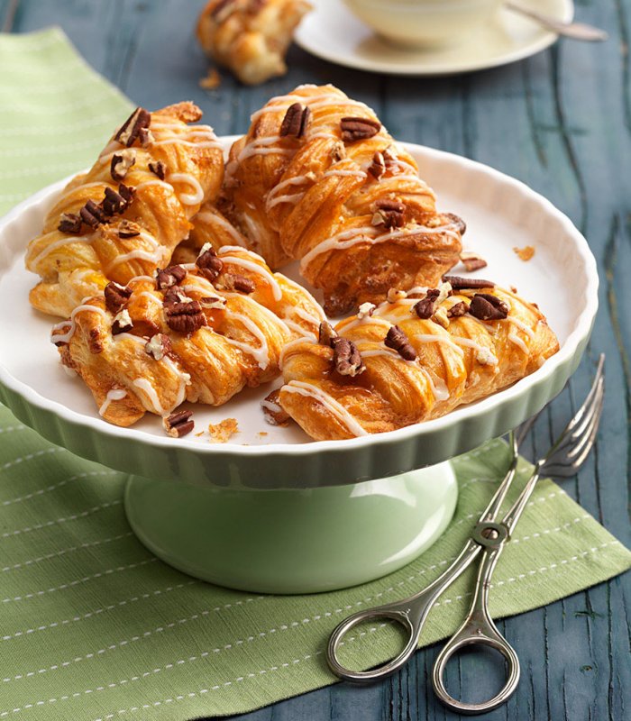 Pecan notenbroodjes van croissantdeeg