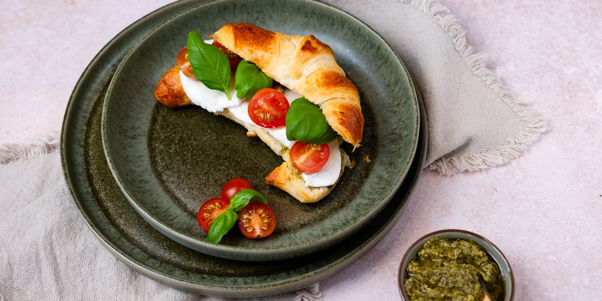 croissant caprese