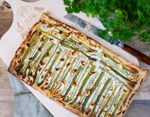 Recept: Plaattaart met groene asperges en geitenkaas