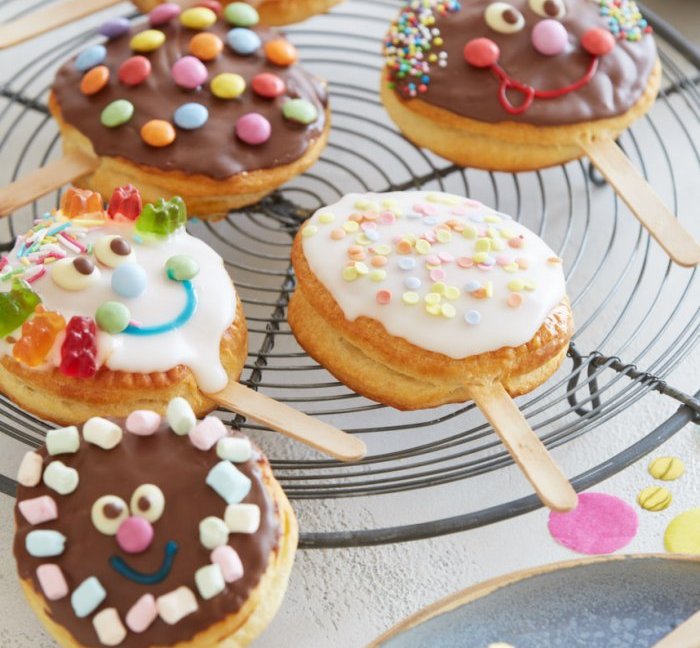 kleurrijke carnaval lollies