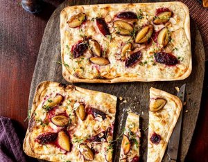 Flammkuchen met pruim