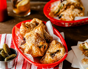 Bladerdeeg cheeseburger pakketjes